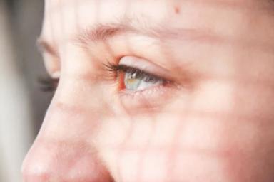 Ученые рассказали о простом способе снизить риск развития катаракты