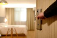 Названы самые типичные ошибки туристов при заселении в отель