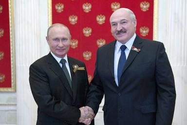 Песков рассказал, что говорил Лукашенко Путину на параде Победы