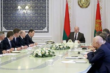 Лукашенко требует от Нацбанка снижения ставки рефинансирования
