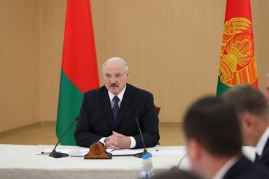 Лукашенко призвал не цепляться к людям по мелочам