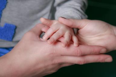 В Беларуси парам, не состоящим в браке, можно будет заключать соглашение о детях