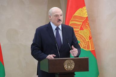 Лукашенко: «Бога молите, чтобы пандемия вас вернула домой»