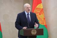 Лукашенко: «Бога молите, чтобы пандемия вас вернула домой»