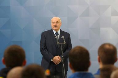 Лукашенко: Властям удалось сорвать масштабный план по дестабилизации страны и не допустить майдана