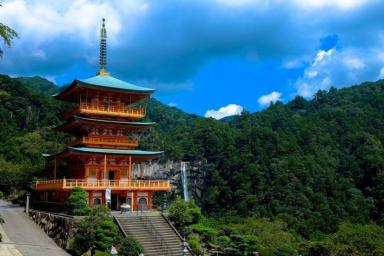 В Японии открыли для посетителей императорский дворец