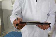 Онколог перечислил 5 симптомов рака кишечника