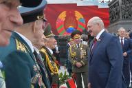 Лукашенко вручил генеральские погоны высшему офицерскому составу