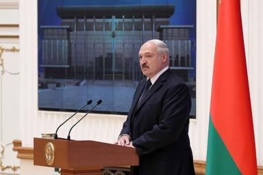 Лукашенко: Оглянитесь вокруг. Мы живем в благополучной, чистой, мирной и красивой стране