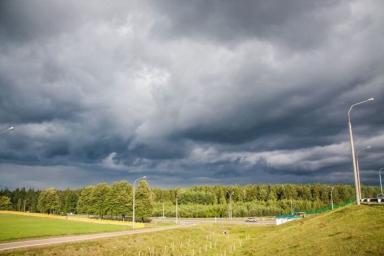 Жара, ливни и грозы: штормовое предупреждение объявлено в Беларуси на четверг 