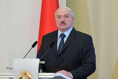 Лукашенко упрекнул белорусов: Мало рожают и уезжают