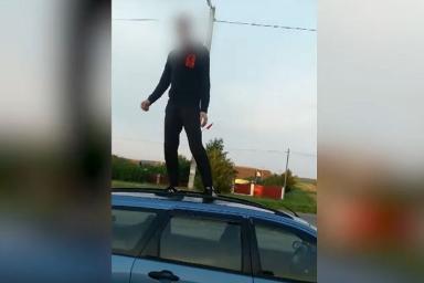 В Пуховичском районе парень на камеру «прогулялся» по Ford Focus и попал под статью