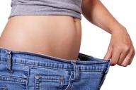 Диетолог назвала главную ошибку при борьбе с жиром на животе