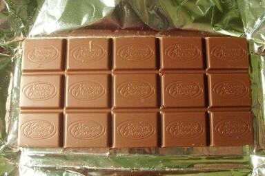 Этикетку известного российского шоколада «Аленка» назвали пугающей