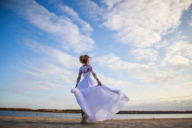 Продажа свадебного платья лишила даму из Лиды 7 200 рублей