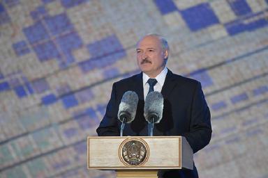 Лукашенко о рисках и ошибках в работе: Можно рискнуть, если у тебя есть труба, которая нефть качает, ты спишь, а она качает