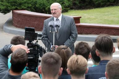 Выбирающим путь в будущее белорусам Лукашенко предложил прислушиваться к своему сердцу