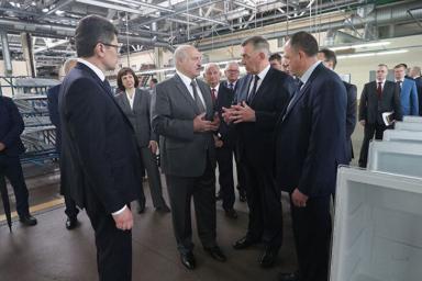 Лукашенко призвал сделать электротранспорт «красивым и доступным по цене»