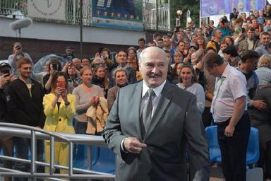 Лукашенко обратился к народному артисту