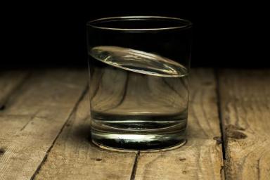 Как понять, что вы пьете слишком мало воды: медики перечислили 5 главных признаков