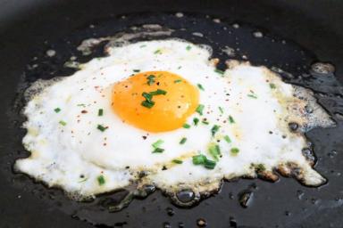 Как правильно готовить яичницу: 5 проверенных секретов