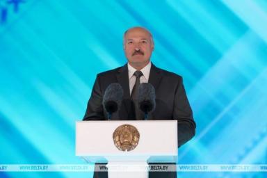 Сходите на Сож, съездите в Славгород: Лукашенко призвал белорусов отдыхать на родине 
