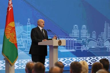 Лукашенко пояснил, за что людям ниспосланы вирусы
