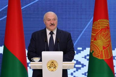 Лукашенко о доходах белорусов: надо на ступеньку выше подняться в будущей пятилетке