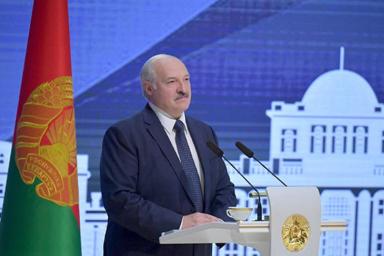 Лукашенко про губернатора Гомельщины: «Я вижу, как он прирос к земле»