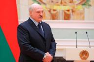 Лукашенко рассказал о зависти к белорусам