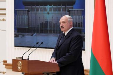 Лукашенко: «Все перемены пойдут от Конституции, а не от майдана»