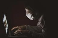 У украинской телеведущей выпал зуб в прямом эфире. Но она не растерялась