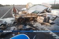 Под Слуцком пьяный пассажир угнал такси и влетел в отбойник – авто загорелось, мужчина погиб 