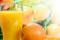 Медики развеяли распространенные мифы о пользе сока
