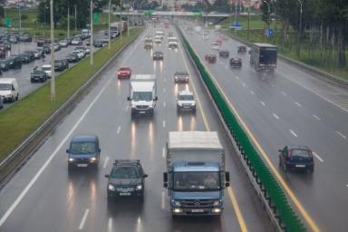 Белорусы обратились к ГАИ: требуют начать наказывать водителей авто с заклеенными номерами