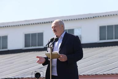 Лукашенко раскритиковал Оршу: Хвастаться пока нечем. Вы пока живете за счет государства