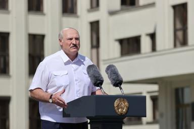 Лукашенко предупредил: Все. Наступил тот рубеж, что если вы его переступите - господь с вами