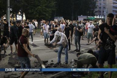 В Бресте за участие в массовых беспорядках задержали двух человек