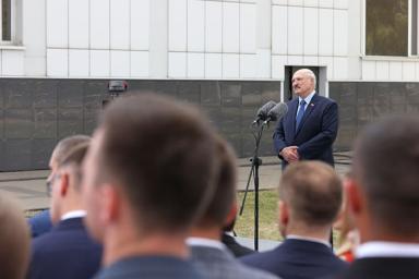 Лукашенко предупредил СМИ: «Вы что, хотите свергнуть власть? Не будет этого» 