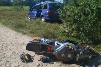 В ДТП под Пинском погиб мотоциклист, пострадала 3-летняя девочка