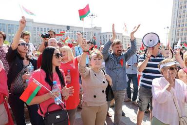 «Белта» показала митинг на площади Независимости в Минске