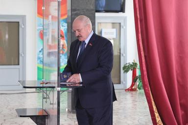 «Некоторые пиарились, а потом побежали за пределы страны»: Лукашенко высказался о выборах в Беларуси