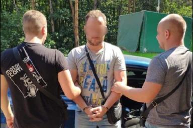 Под Киевом мужчина открыл стрельбу: есть пострадавшие