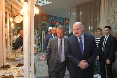 Лукашенко о происходящих странностях вокруг Беларуси: Вывод простой – деньги.