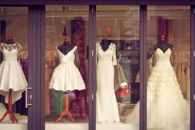 Короткие платья и декольте: 5 неожиданных предметов женского гардероба, которые не нравятся мужчинам