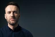 Навального экстренно доставили в больницу с отравлением