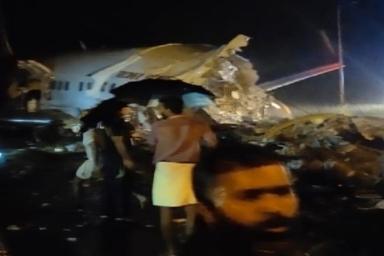 Развалился на две части. В Индии потерпел крушение самолет со 191 пассажиром на борту