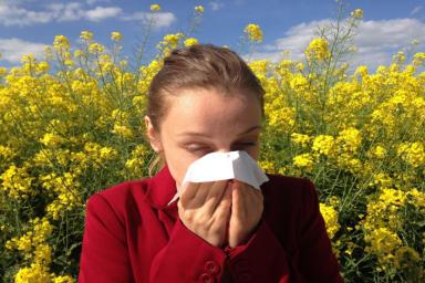 Врачи рассказали, какие опасности подстерегают аллергиков осенью