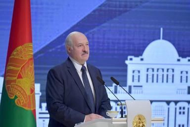 «Это не инициатива власти»: Лукашенко рассказал, почему в день выборов в Беларуси пропал Интернет