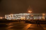 В центре Минска ОМОН разогнал протестующих, демонстрантов заперли в костеле